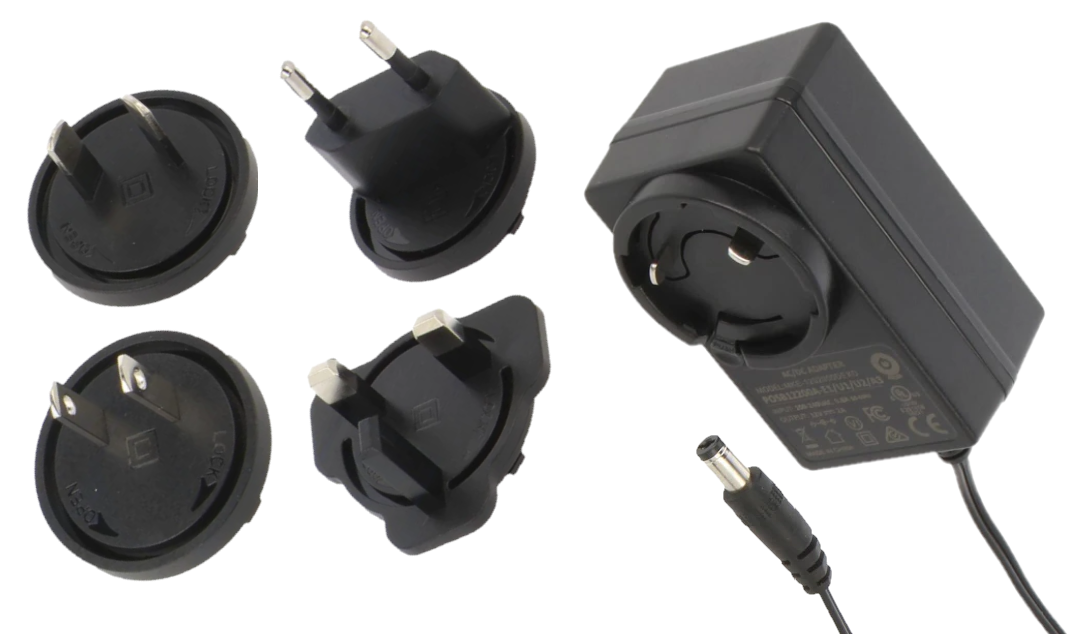 Zasilacz impulsowy 12V/2A/24W czarny, adapter horyzontalny, wtyk AC: EU/US/UK/AU. wtyk DC:2.1/5.5(+)